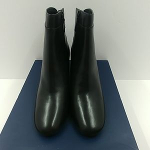 Cole Haan women's Arden Bootie Black leathe 10 M